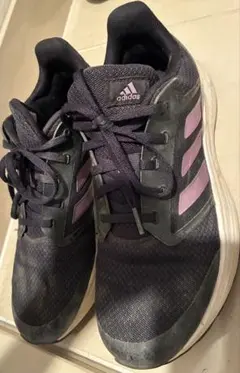 adidas スニーカー　25