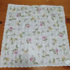 ローラアシュレイ花柄の素敵な大判ハンカチ新品未使用