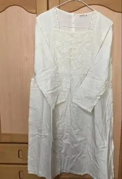 Item thumbnail for item f0cbadaa-3c3a-48d2-b88c-c800f2035f45