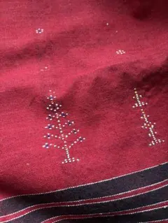 生地　刺繍　赤