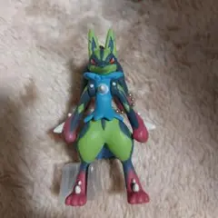 ポケモン ガシャッとコレクト4 黄色い メガルカリオ 色違い ガチャ