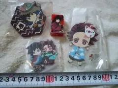 鬼滅の刃 竈門炭治郎 冨岡 伊之助 ラバーストラップ フィギュア　消ゴム　4点