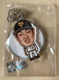 ジャイアンツ ガチャ 岡本和真 アクリルスタンド 東京ドーム シークレット