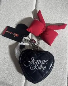 blackpink jennie miniso ジェニ　イポーチ　ポップアップ