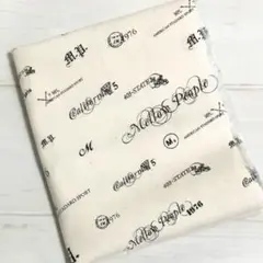 はぎれ約120X50cm オックスプリント生地　ロゴプリント柄