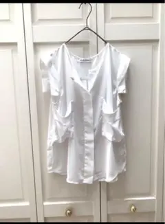 【美品】サイラス　フレンチスリーブブラウスのサムネイル