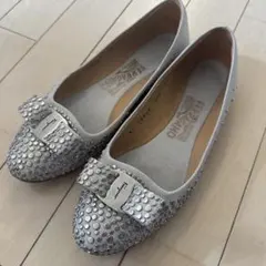Ferragamo スタッズ付きフラットシューズ 6.5M