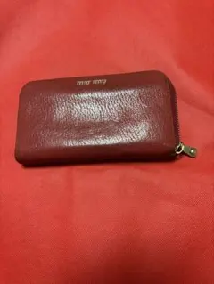 miu miu ラウンドファスナー 長財布 レッド　406-01-1のサムネイル