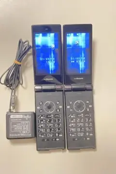ジャンク品　ドコモ　SH-03E 2台 ガラケー　充電器付き(1個) 初期化済