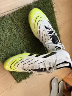 adidas Predator ホワイト/イエロー スパイク