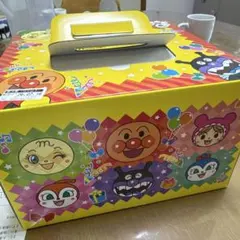 不二家 それいけ！アンパンマンケーキ 空箱のサムネイル