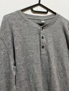 ユニクロ　UNIQLO ワッフルヘンリーネック 長袖 グレー XLのサムネイル