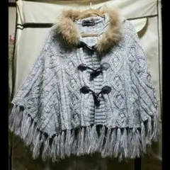 【セシルマクビー】ラクーンファー付き/ニットポンチョM