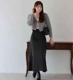 ブルーイースト　マーメイドサテンロングスカート