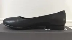 【値下げ】ECCO ブラック フラットパンプス 23.5/37のサムネイル