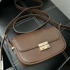 ブラウン フラップショルダーバッグ
