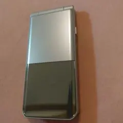 DIGNOケータイ4 A202KC シルバー※おもてにヒビ入っています - メルカリ