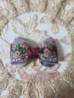 インド刺繍リボン　ポニーフック　グレー　バーガンディ