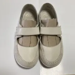 Clarks オフホワイト ローファー