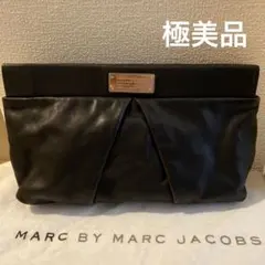 マークBY マークジェイコブス　クラッチバッグ