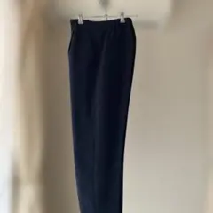 テーパードパンツ