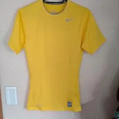 Nike Pro Combat イエロー Tシャツ Mサイズ