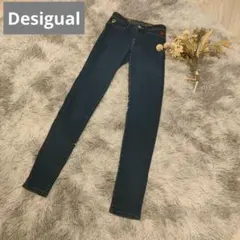 美品 Desigual ストレッチデニム スキニーデニム 24 テーパードのサムネイル