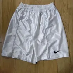 Nike ホワイト ハーフパンツ　150