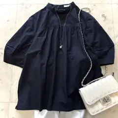 美品✨yori ヨリ ペプラムギャザーブラウス ティアードフリル ネイビー