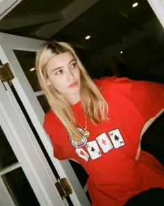 美品【ドリューハウス】ジャスティンビーバー 半袖Tシャツ オーバーサイズ レッドのサムネイル
