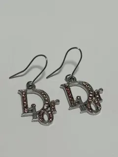 CHRISTIAN DIOR リボン ピアス シルバー CDロゴ ラインストーン - メルカリ