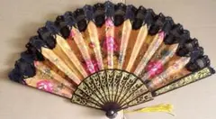 レース付きオレンジと黒の扇子