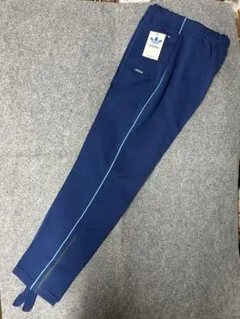 アディダス　ヴィンテージジャージパンツ　Ｍサイズ　昭和当時物　新品未使用品です♪