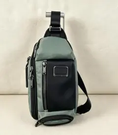 【新品未使用】TUMI ボディバッグ スリングバッグ セージグリーン