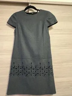 FOXEY グレー刺繍半袖ワンピース 38のサムネイル