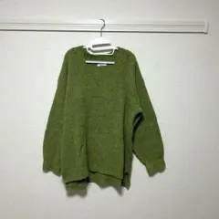 しまむら　Vネックニット　グリーン