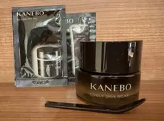 KANEBO ライブリースキンウェアII 135