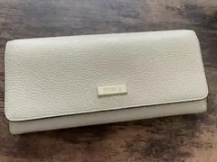 FURLA 長財布 合わせやすいベージュ色