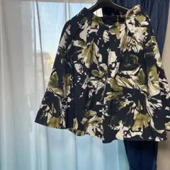 バーニーズニューヨーク　花柄スカートのサムネイル