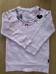 GITA 薄紫 ネックレス風プリント トレーナー 120cm