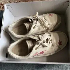 レア♡MICHAEL KORS スニーカー 桜柄ホワイトのサムネイル