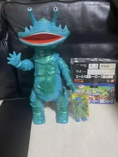 PUNK DRUNKERS 鮫人 パンクドランカーズ 蓄光 ソフビ - メルカリ