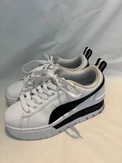 PUMA スニーカー