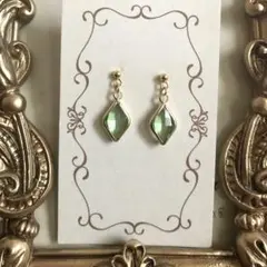 5936　ピアス　ゴールド　ハンドメイド　イヤリング交換無料　グリーン緑ドロップ
