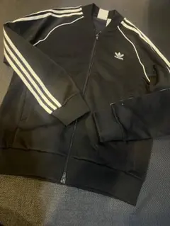 adidas ストライプジャージ 黒