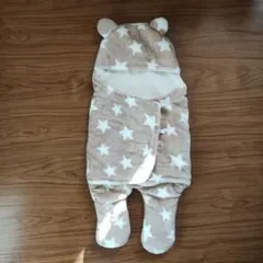 ベージュ星柄クマ耳付きおくるみ