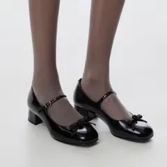 CHARLES & KEITH ケリス ローズボウメリージェーンパンプスのサムネイル