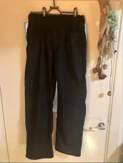 ワークマン　マジックデニムストレートパンツ　黒Sのサムネイル