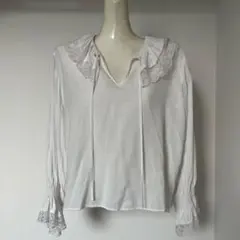 【美品】レース付きのホワイトシャツのサムネイル