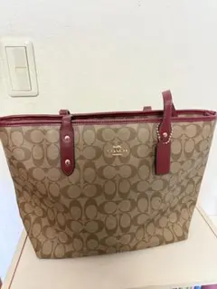 Coach トートバッグ ウォルナット/ボルドーレッド - メルカリ
